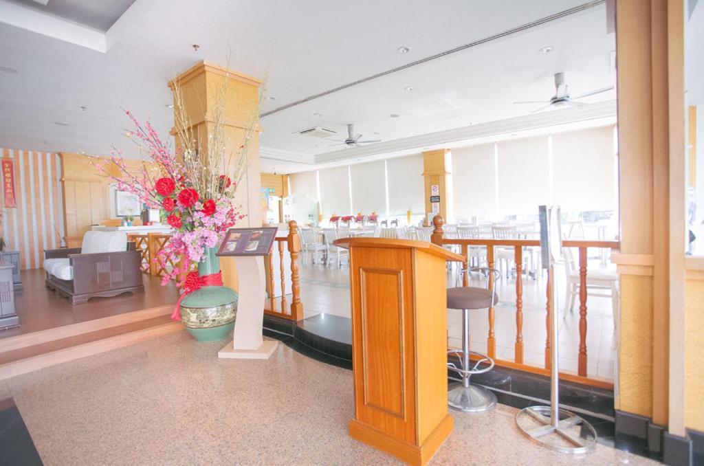 碧玉宫大酒店 峇株巴辖 外观 照片